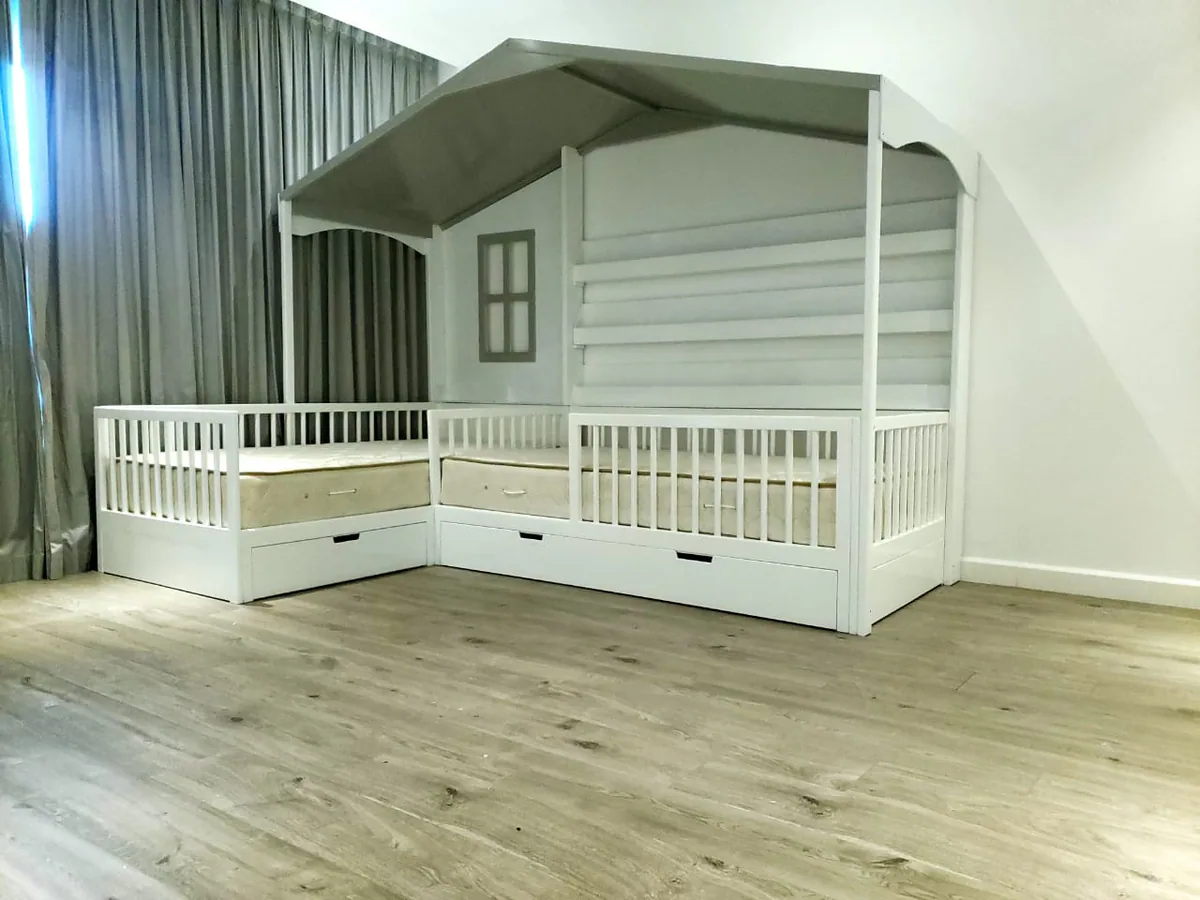 Custom children’s bed for twins — project view 4